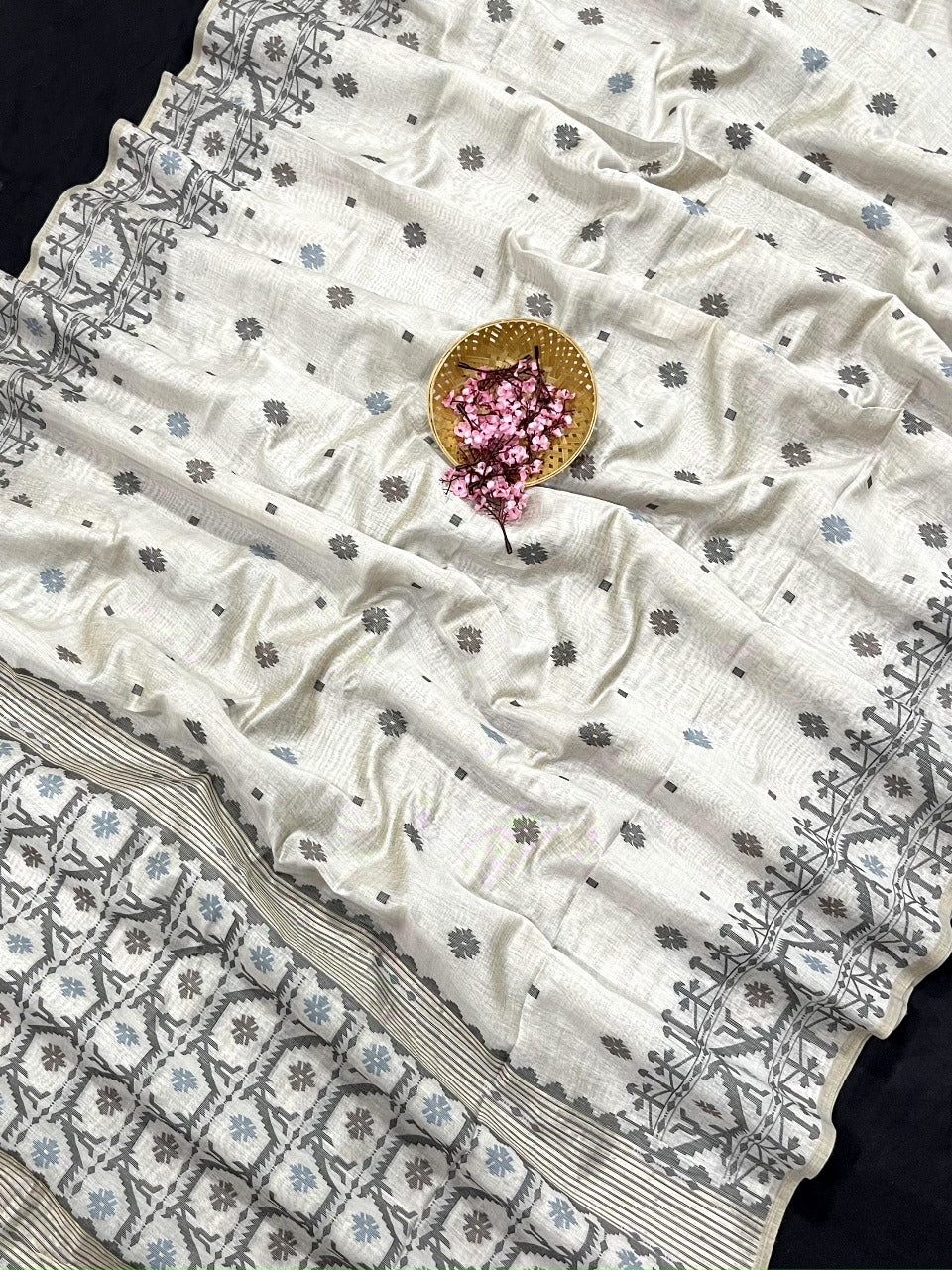 Kovai Cotton Jamdani Light Gray Saree