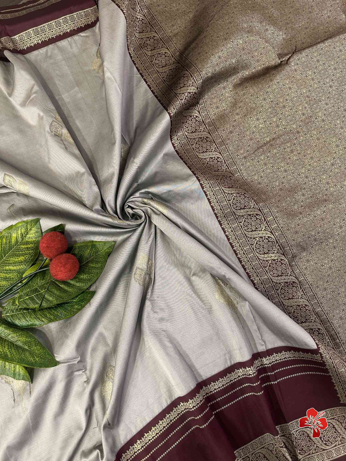 Premium Soft Kanjivaram Silk Gray Saree - Brown Pallu