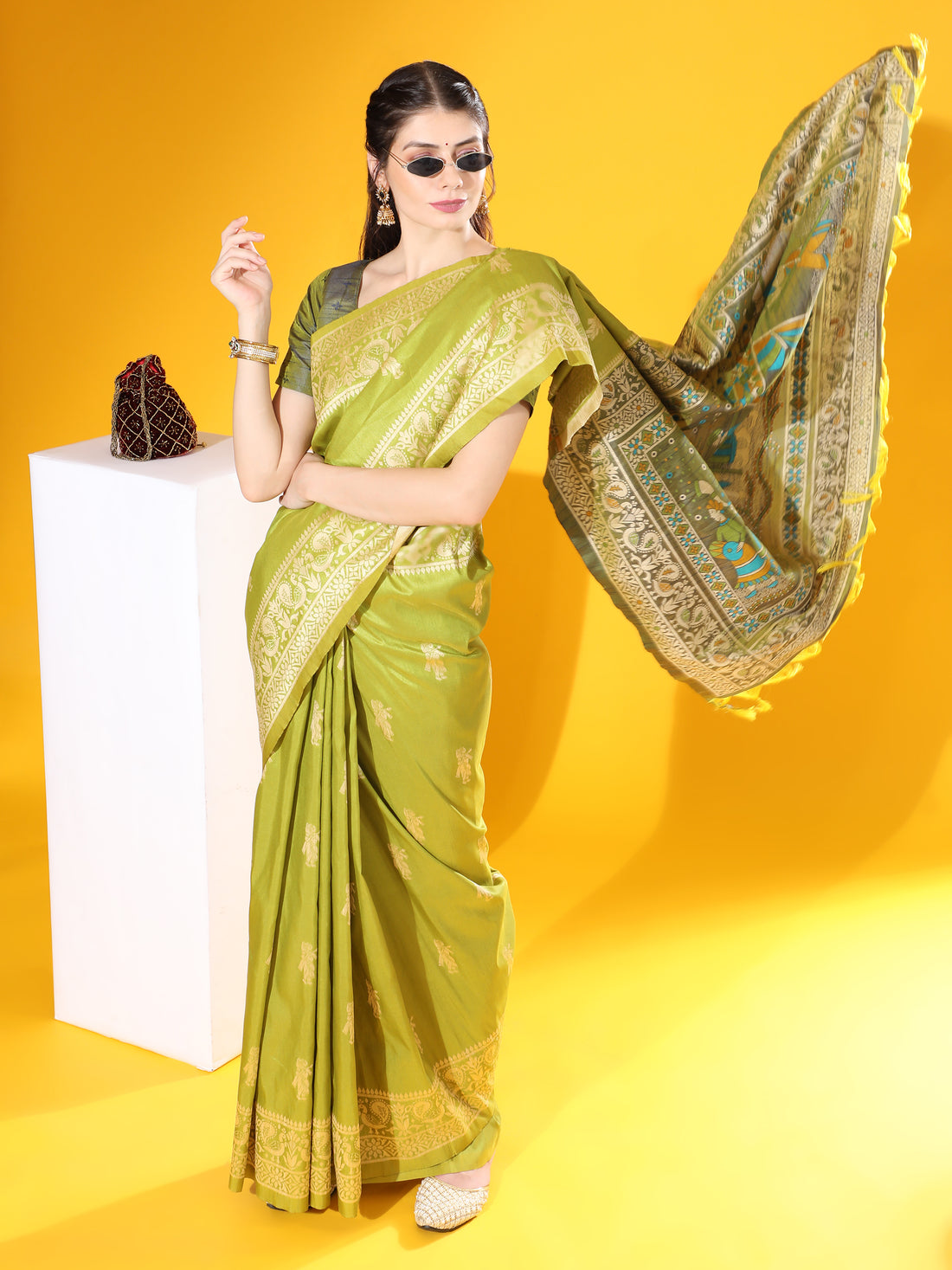 Handloom Barrat Soft Row Silk Mehendi Saree With Tow Tone