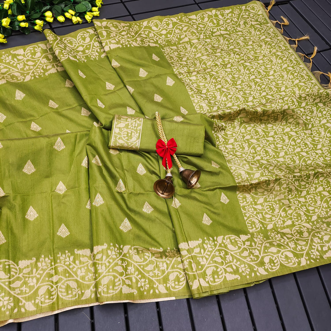 Banglori Handloom Raw Silk Parrot Green Saree
