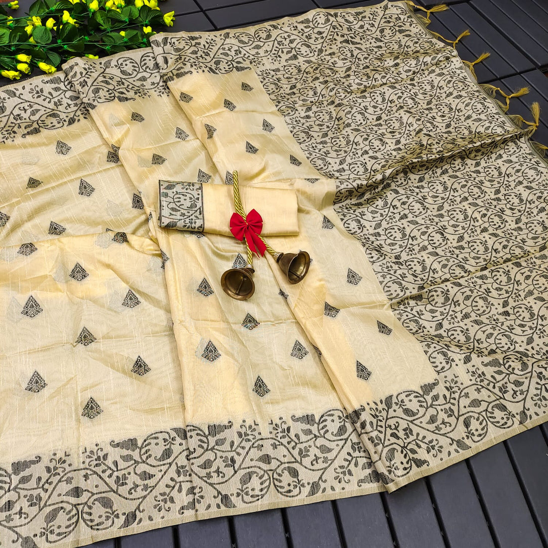 Banglori Hadloom Raw Silk Offwhite Saree