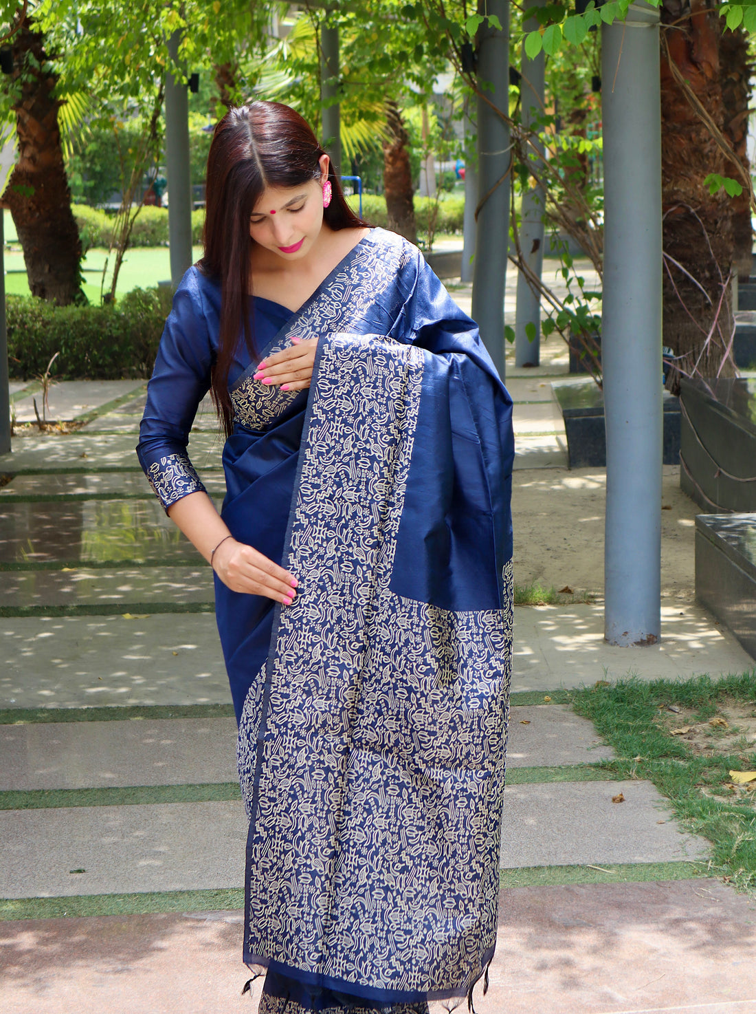 Handloom Raw Silk Navy Blue Saree
