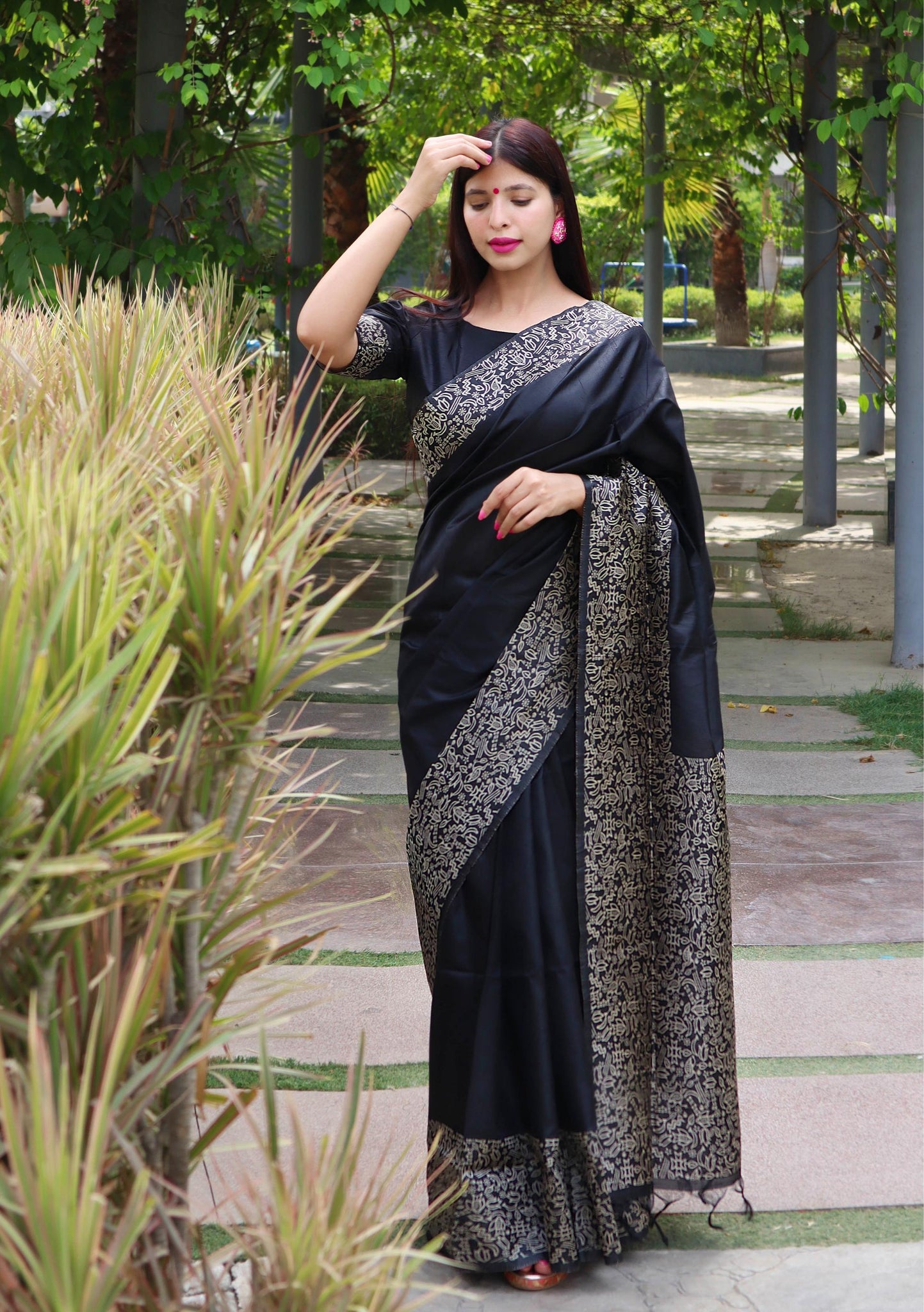 Handloom Raw Silk Black Saree