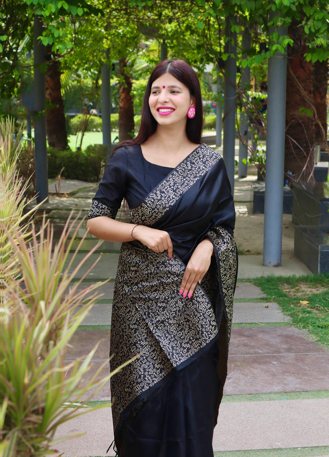 Handloom Raw Silk Black Saree